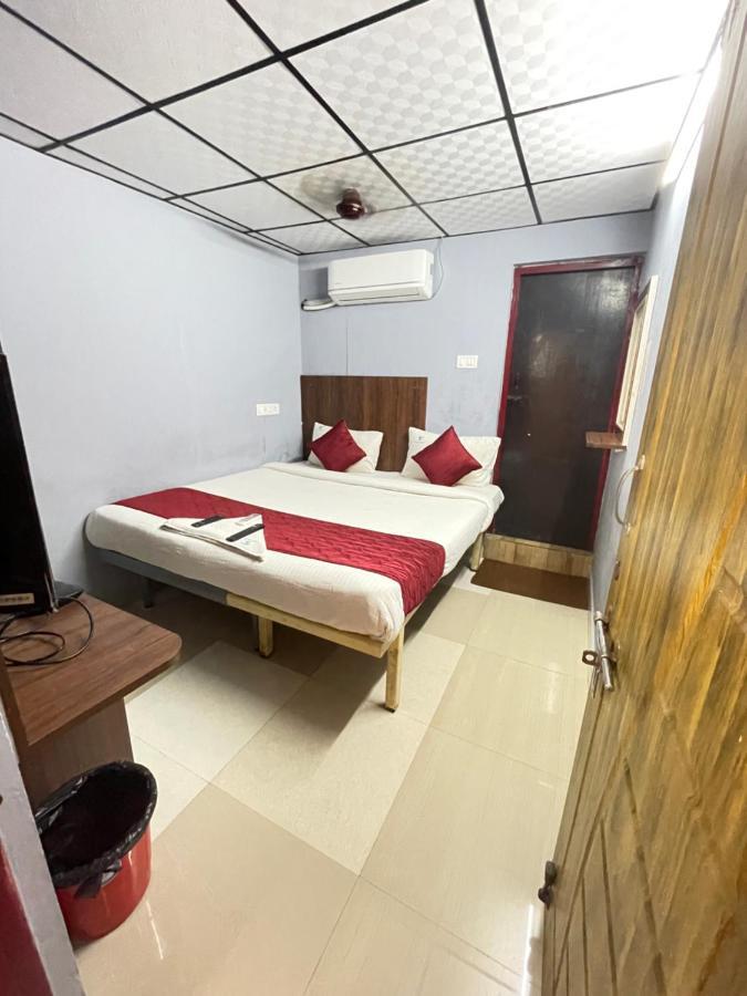 Skyry Hotel Iyyapanthangal Chennai Exterior photo